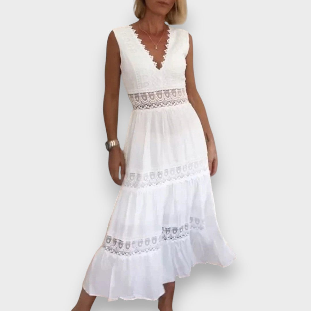 Lilje | Elegant blondekjole med V-hals