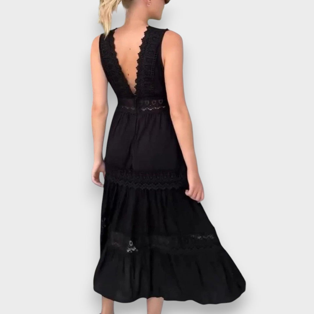 Lilje | Elegant blondekjole med V-hals