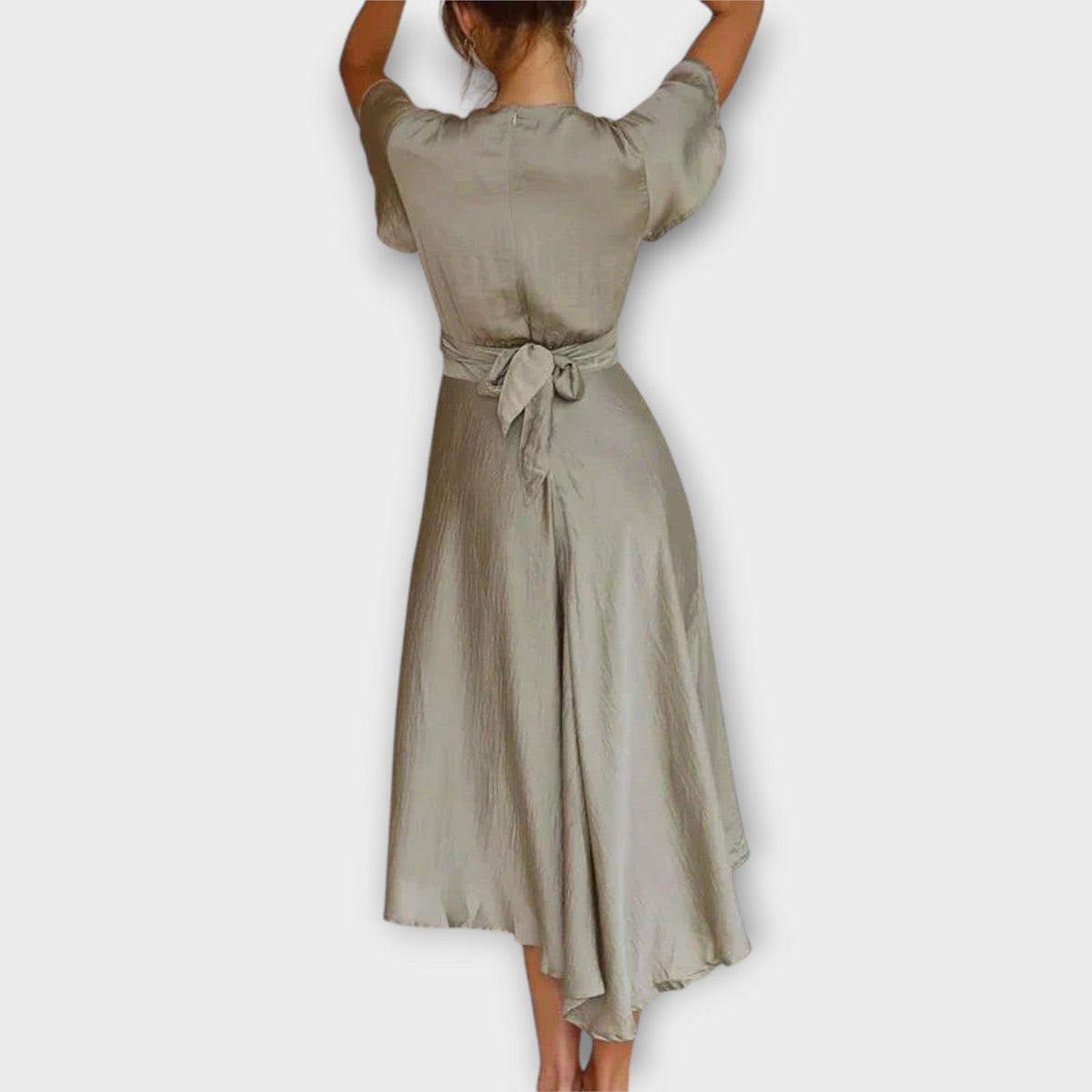 Ingeborg – Elegant midikjole med V-hals