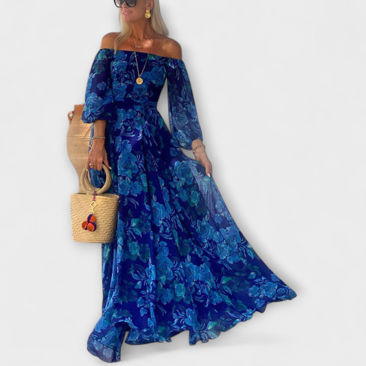 Juniper – Blomstret off-shoulder maxikjole med rynket overdel, perfekt til ferien