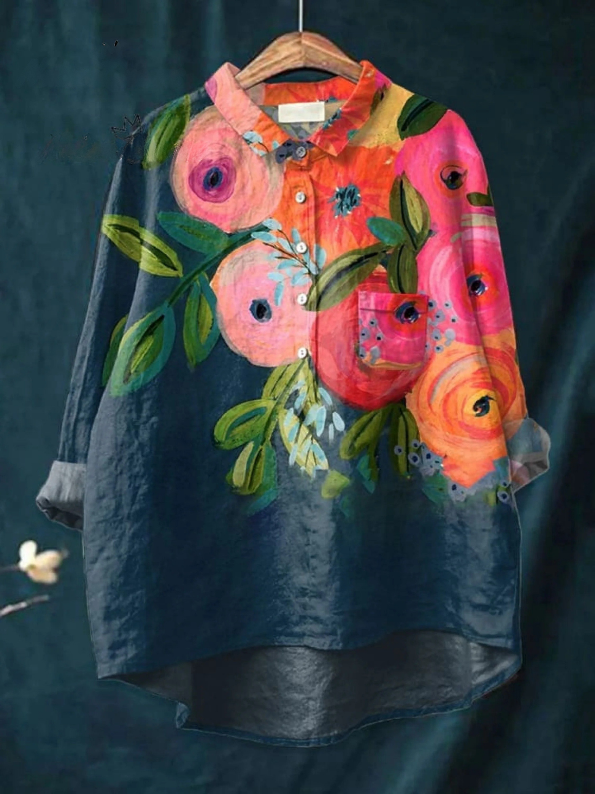 Martha | Afslappet bluse med kunstnerisk blomsterprint