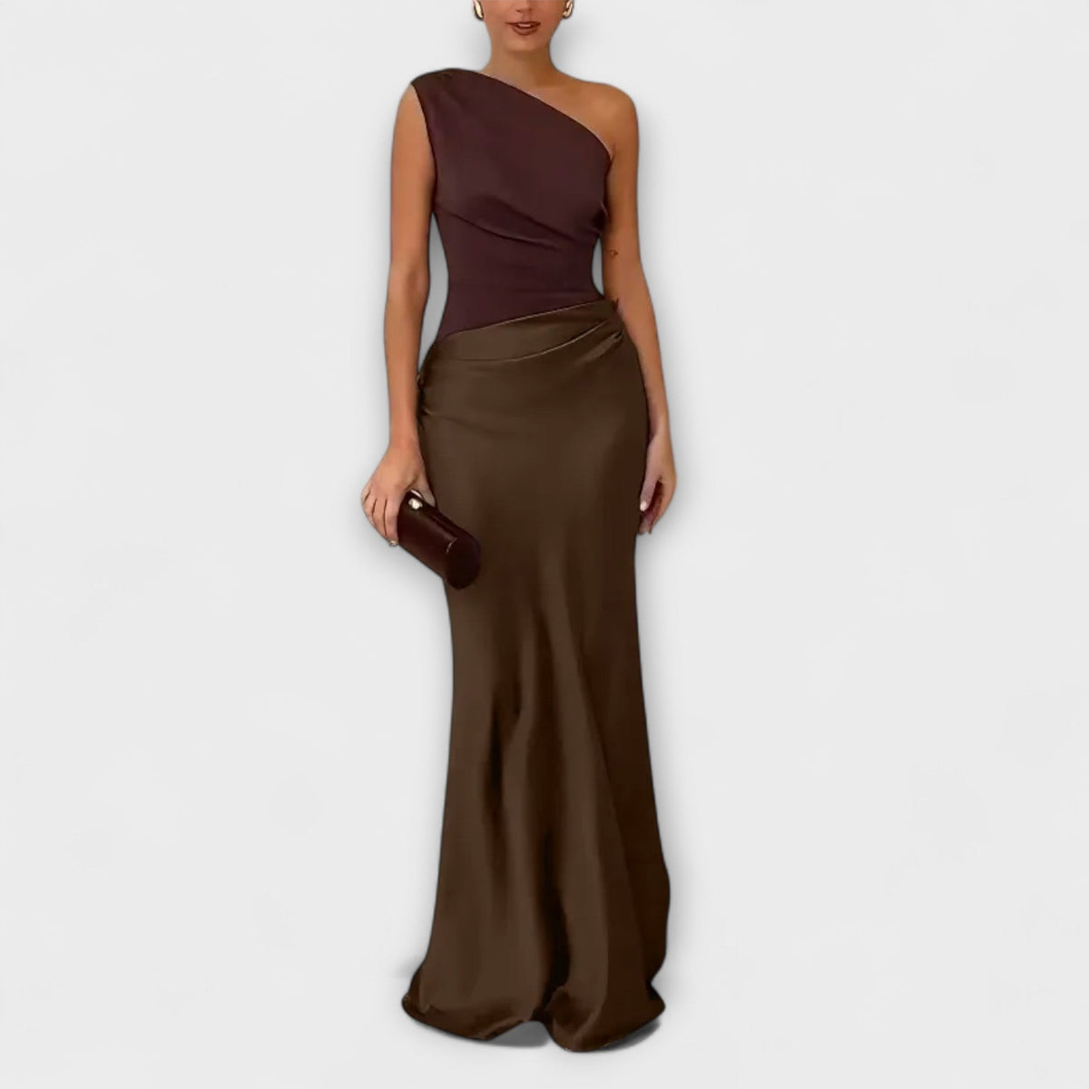 Elegant plisseret maxikjole med one-shoulder