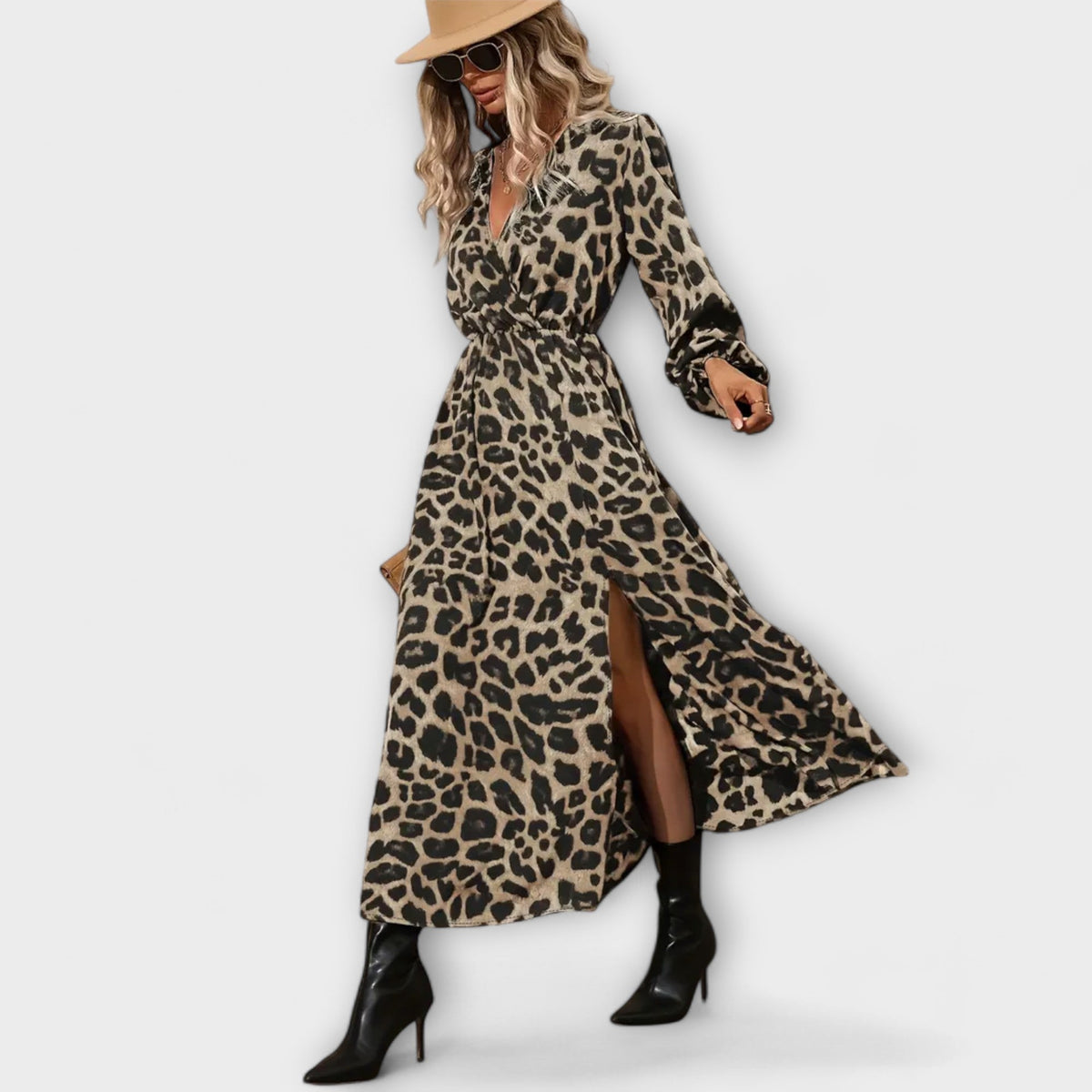 Gunnhild – Stilfuld kjole med leopardprint