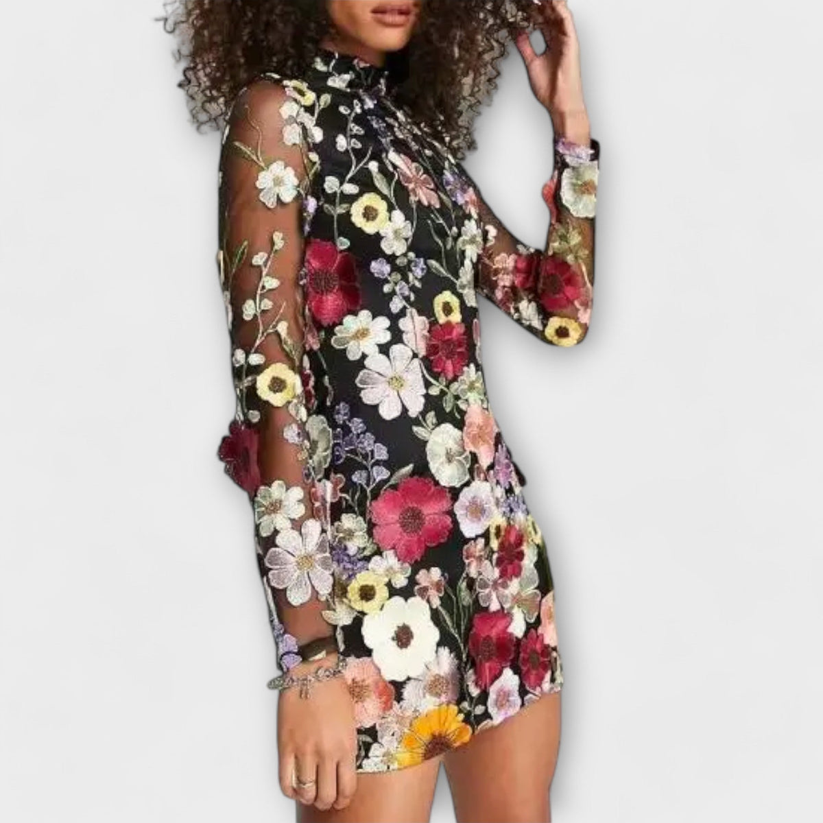 Smilla – Kjole med 3D-blomstermønster
