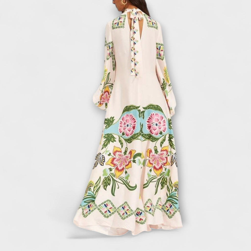 Agnete – Elegant maxikjole med blomsterprint og flydende design