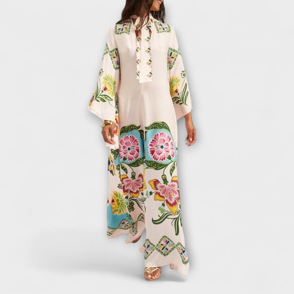 Agnete – Elegant maxikjole med blomsterprint og flydende design
