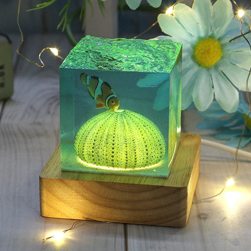 Resin Bordlampe – Fish Light Cube