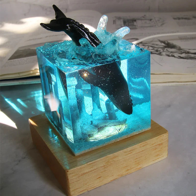 Resin Bordlampe – Fish Light Cube