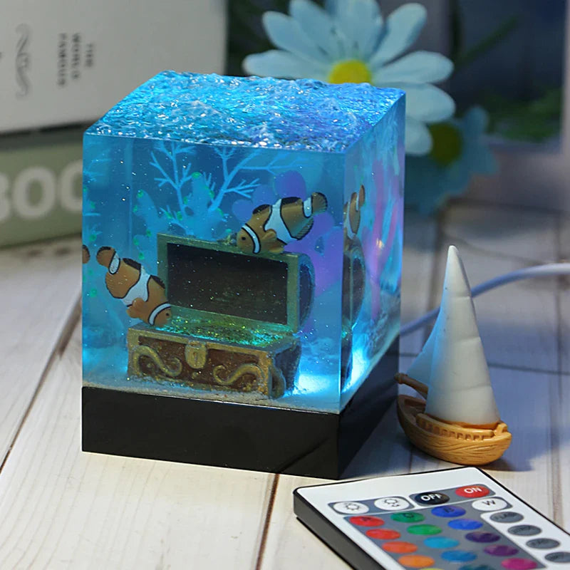 Resin Bordlampe – Fish Light Cube