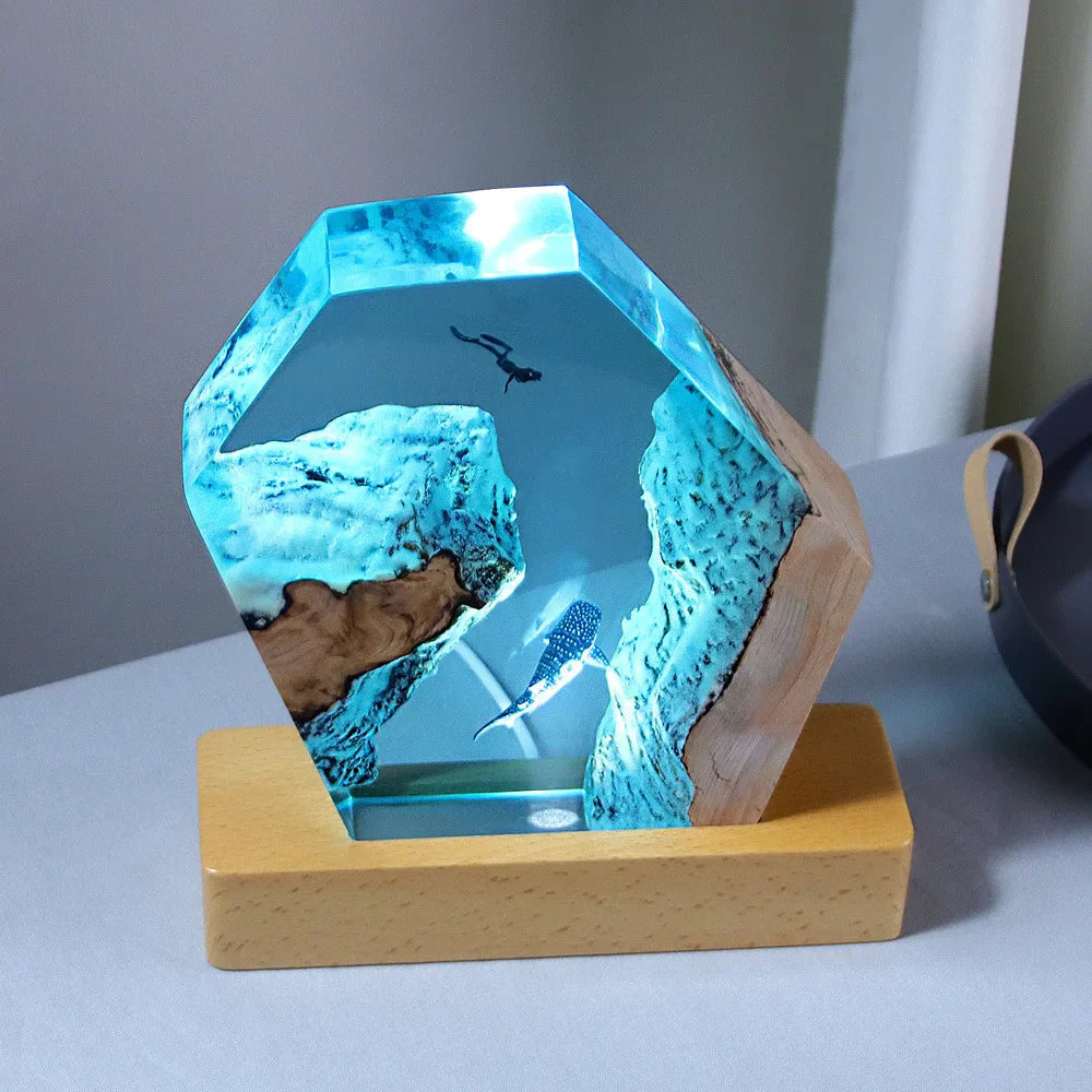 Resin Bordlampe – Deep Sea Dolphin Diver