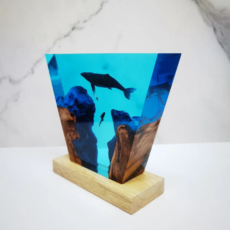 Resin Bordlampe – Deep Sea OceanGroove Whale