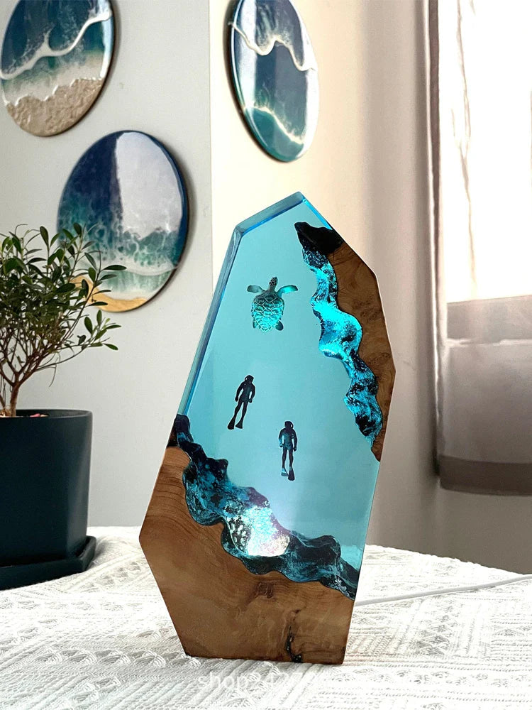 Resin Bordlampe – Sea Turtle Diver
