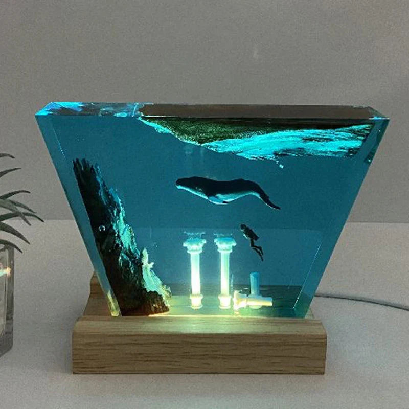 Resin Bordlampe – Ocean Whale