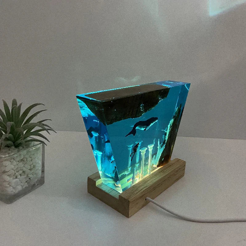 Resin Bordlampe – Ocean Whale