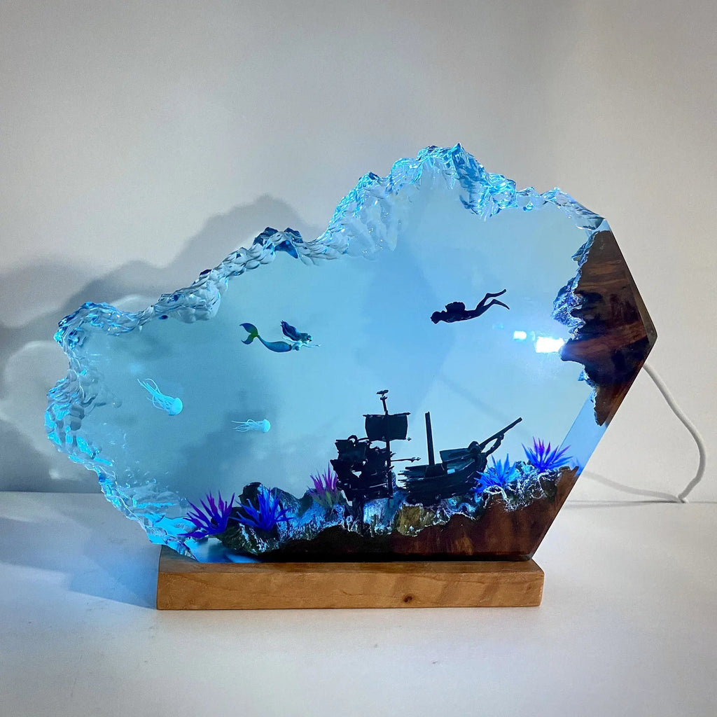 Resin Bordlampe – Shark Diver Shipwreck
