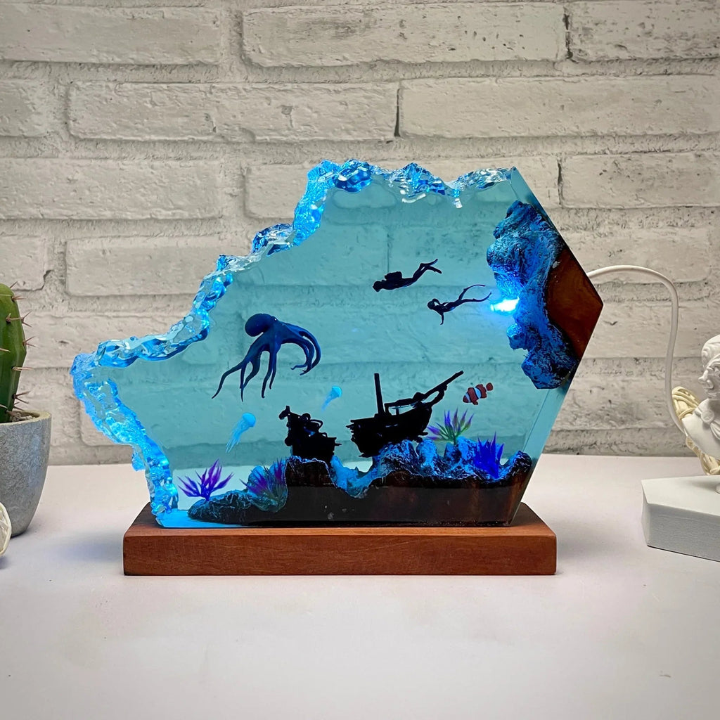 Resin Bordlampe – Shark Diver Shipwreck