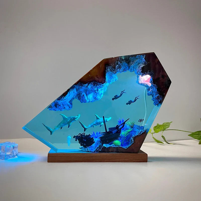Resin Bordlampe – Sharks and Divers Shipwreck
