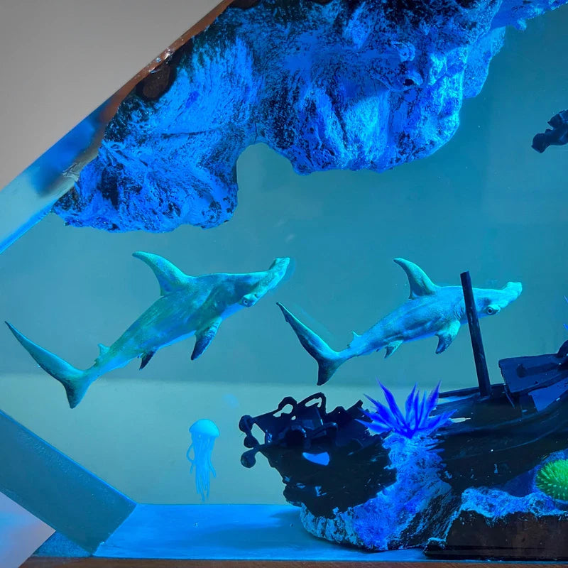 Resin Bordlampe – Sharks and Divers Shipwreck