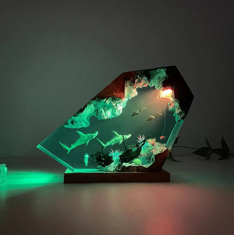 Resin Bordlampe – Sharks and Divers Shipwreck