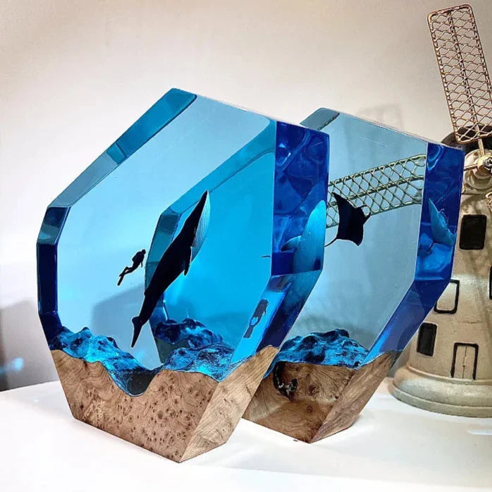 Resin Bordlampe – Whale Swimming