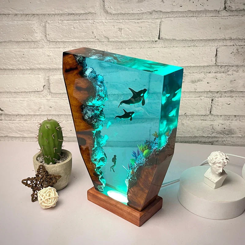 Resin Bordlampe – 2 Orca Diver