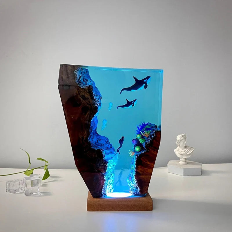 Resin Bordlampe – 2 Orca Diver
