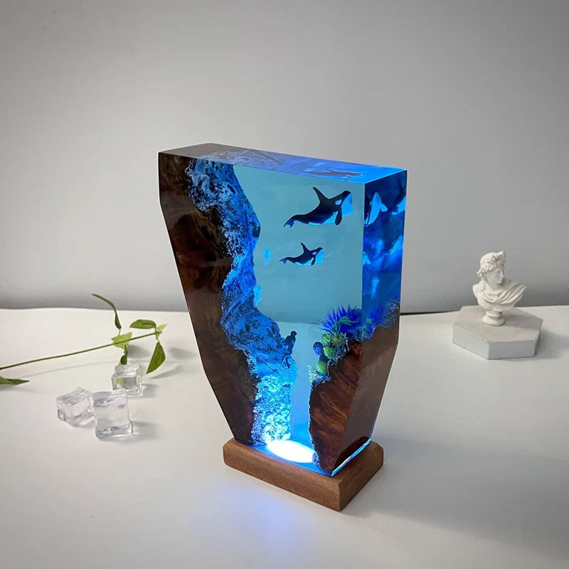 Resin Bordlampe – 2 Orca Diver