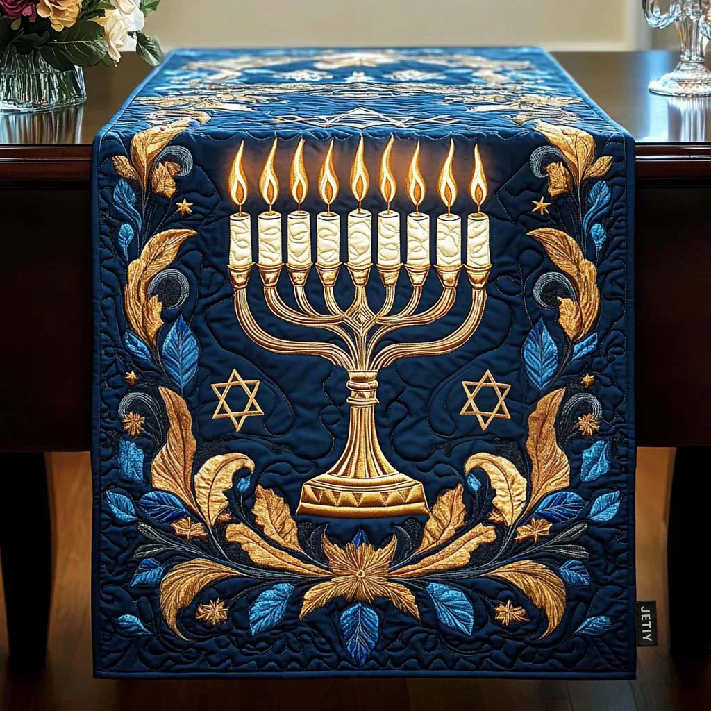 Quiltet Bordløber – Illuminated Menorah
